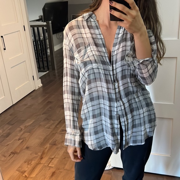 ARITZIA Babaton 100% silk button down blouse - grey/white plaid - Picture 7 of 8